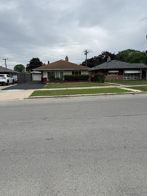 9906 S California Avenue, Evergreen Park, IL 60805