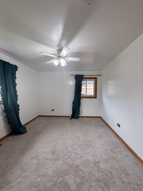 9906 S California Avenue, Evergreen Park, IL 60805