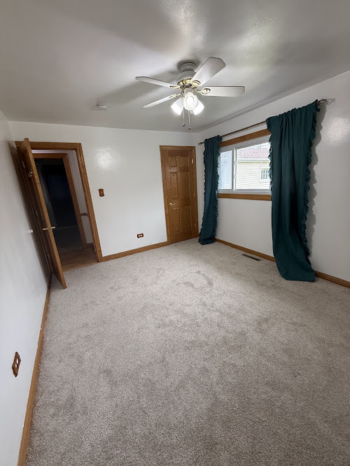 9906 S California Avenue, Evergreen Park, IL 60805