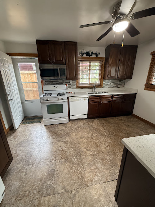 9906 S California Avenue, Evergreen Park, IL 60805