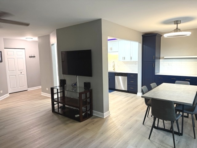 1306 Pennwood Court #D1, Schaumburg, IL 60193