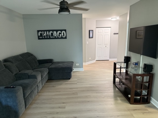 1306 Pennwood Court #D1, Schaumburg, IL 60193