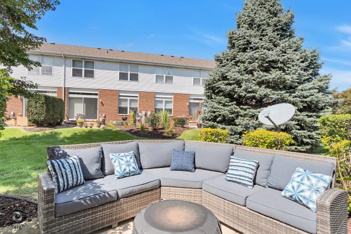 2763 Foxwood Drive, New Lenox, IL 60451