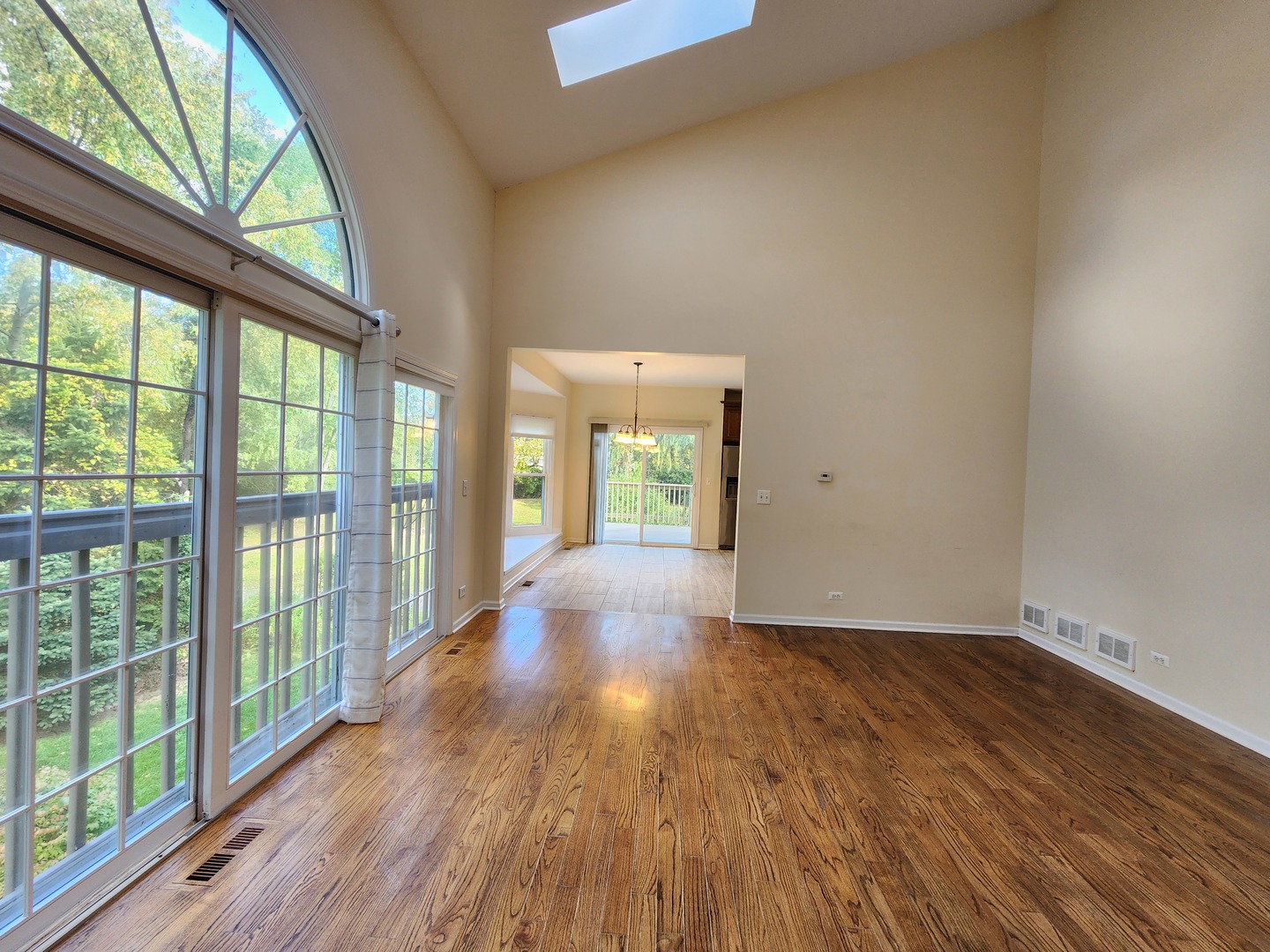 3220 Indian Creek Drive, Buffalo Grove, IL 60089