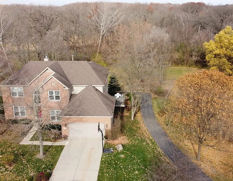 3220 Indian Creek Drive, Buffalo Grove, IL 60089