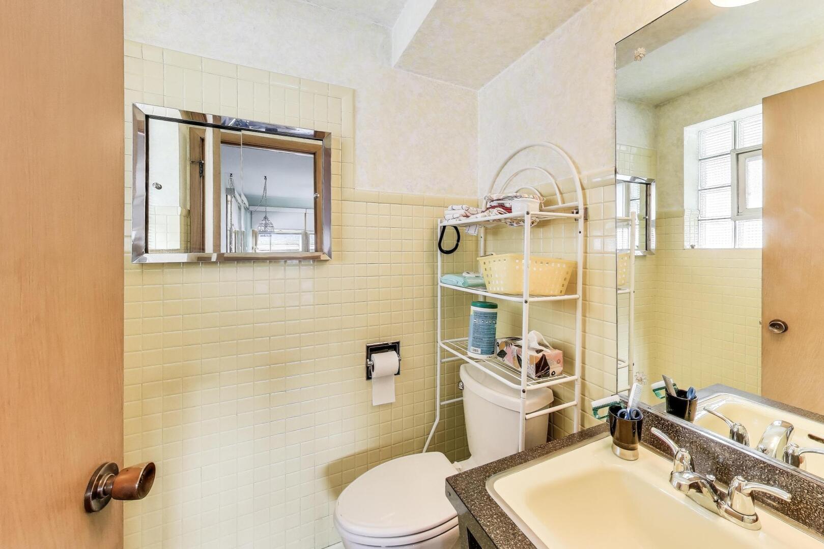 10020 S Karlov Avenue, Oak Lawn, IL 60453