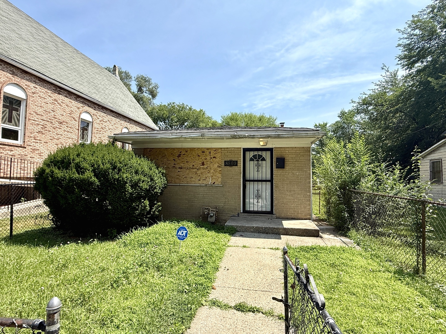 8809 S Harvard Avenue, Chicago, IL 60620