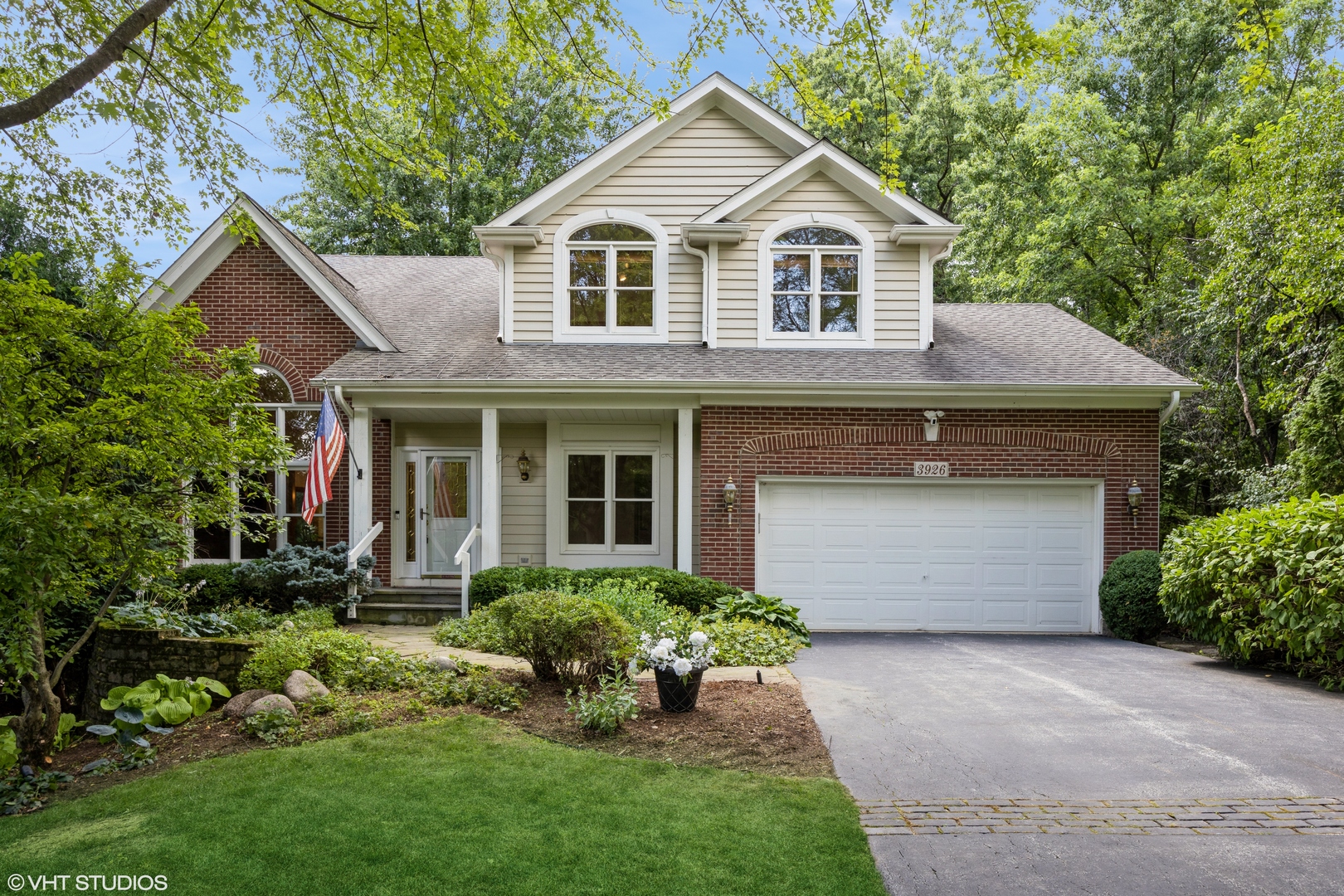 3926 Glendenning Road, Downers Grove, IL 60515