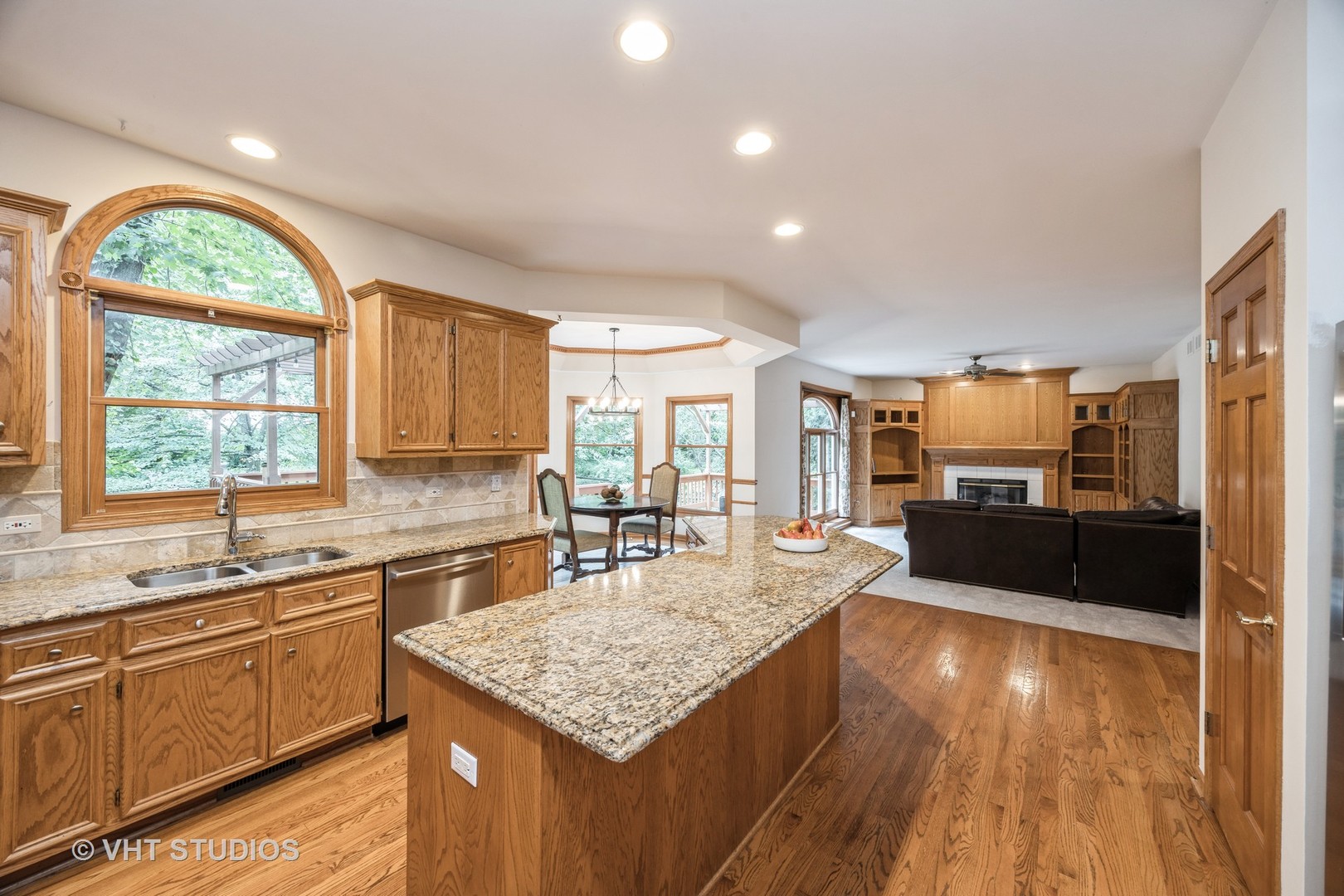 3926 Glendenning Road, Downers Grove, IL 60515