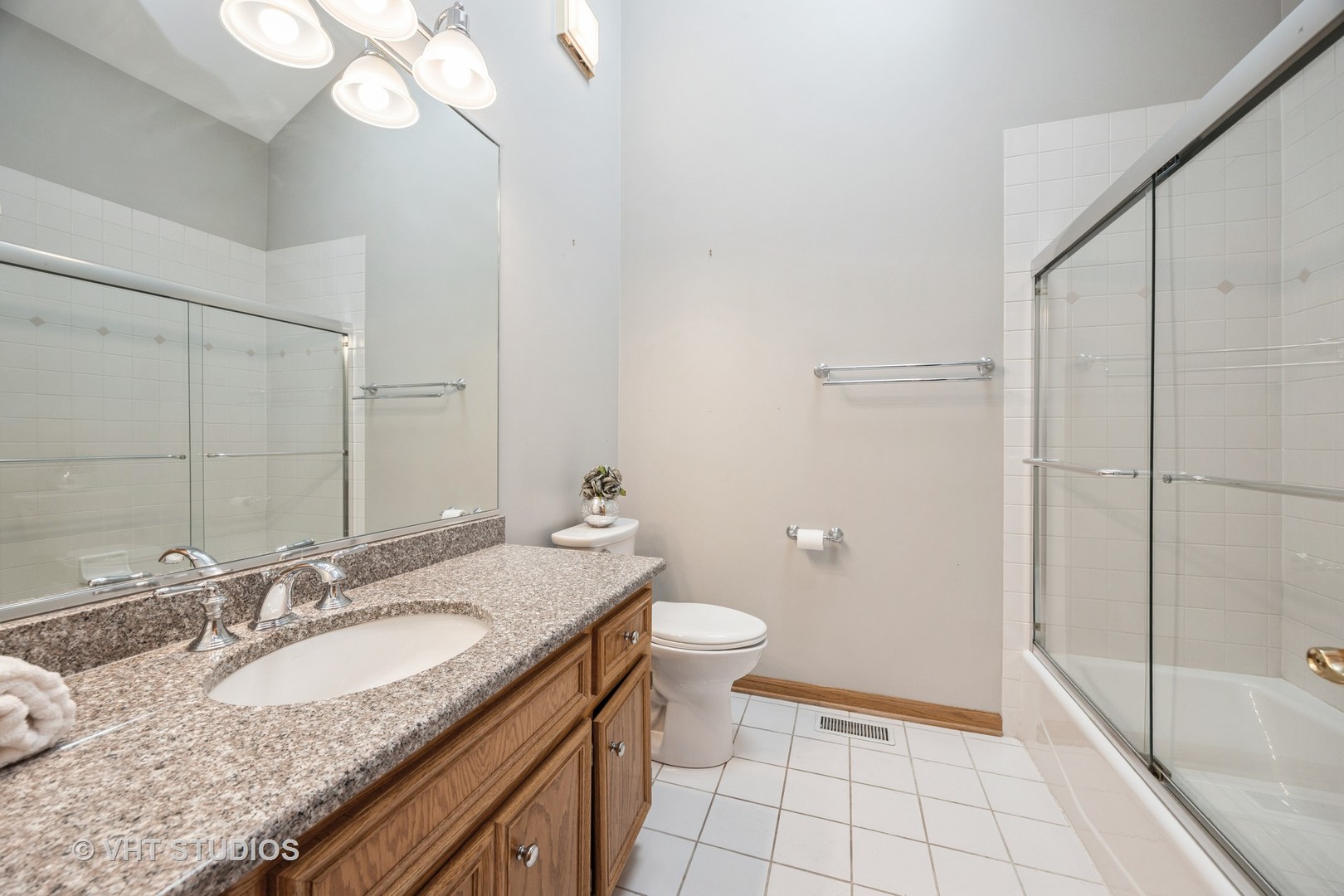 3926 Glendenning Road, Downers Grove, IL 60515