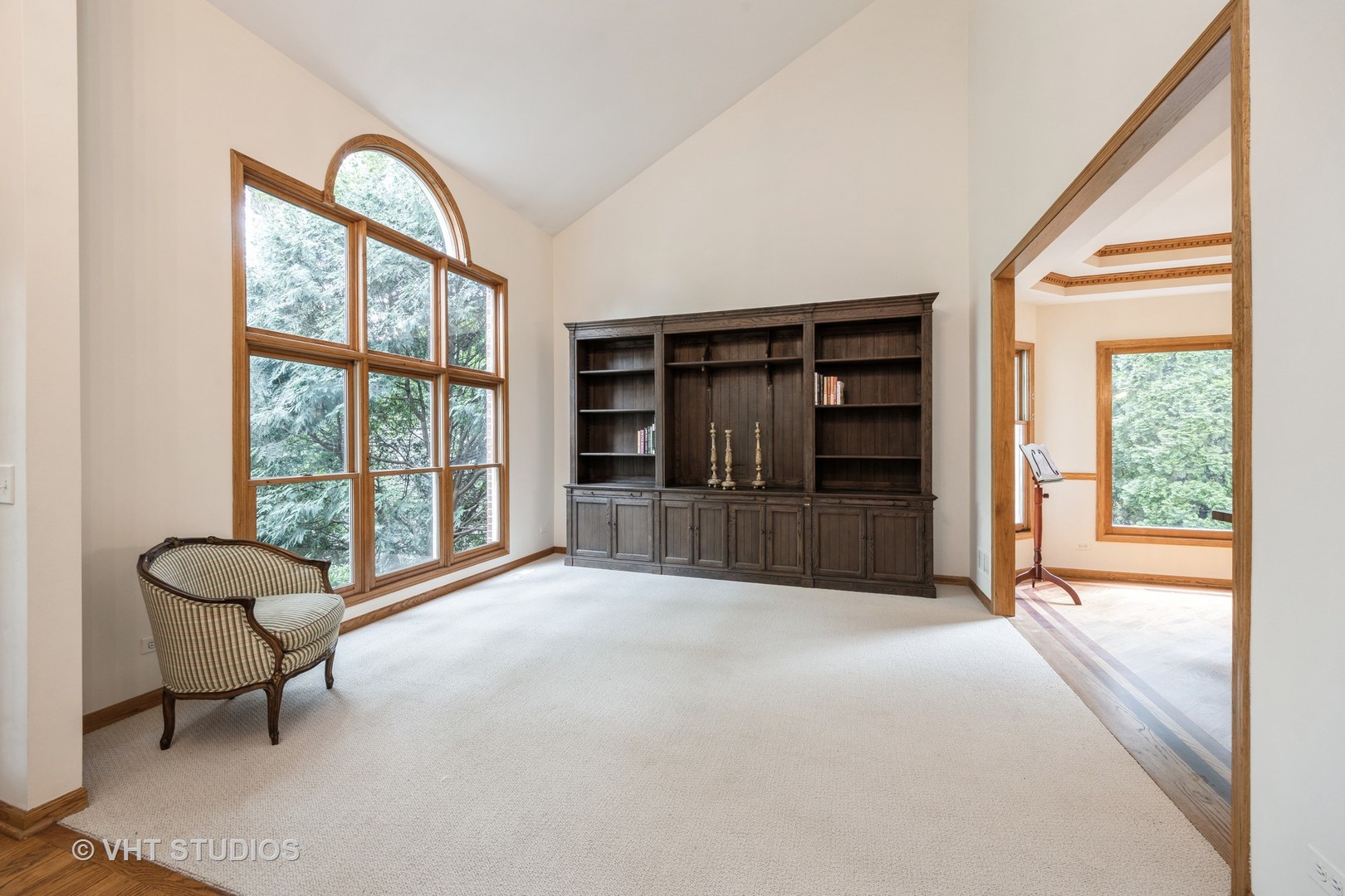 3926 Glendenning Road, Downers Grove, IL 60515