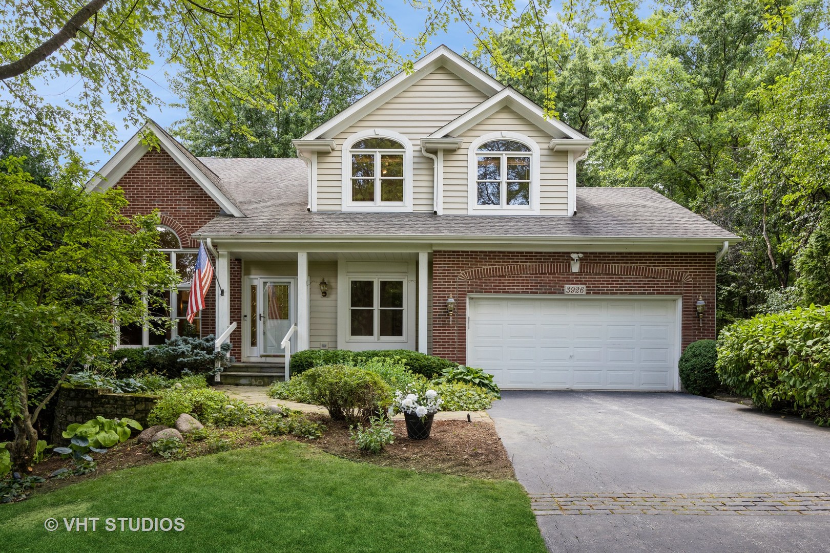 3926 Glendenning Road, Downers Grove, IL 60515