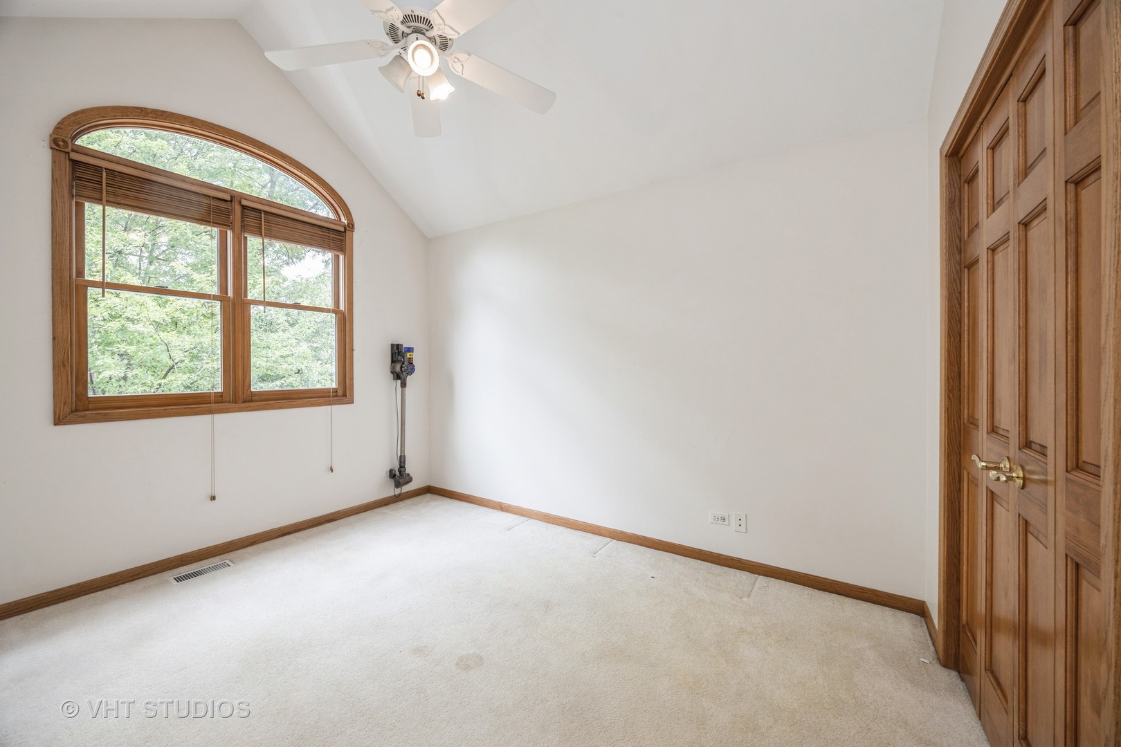 3926 Glendenning Road, Downers Grove, IL 60515