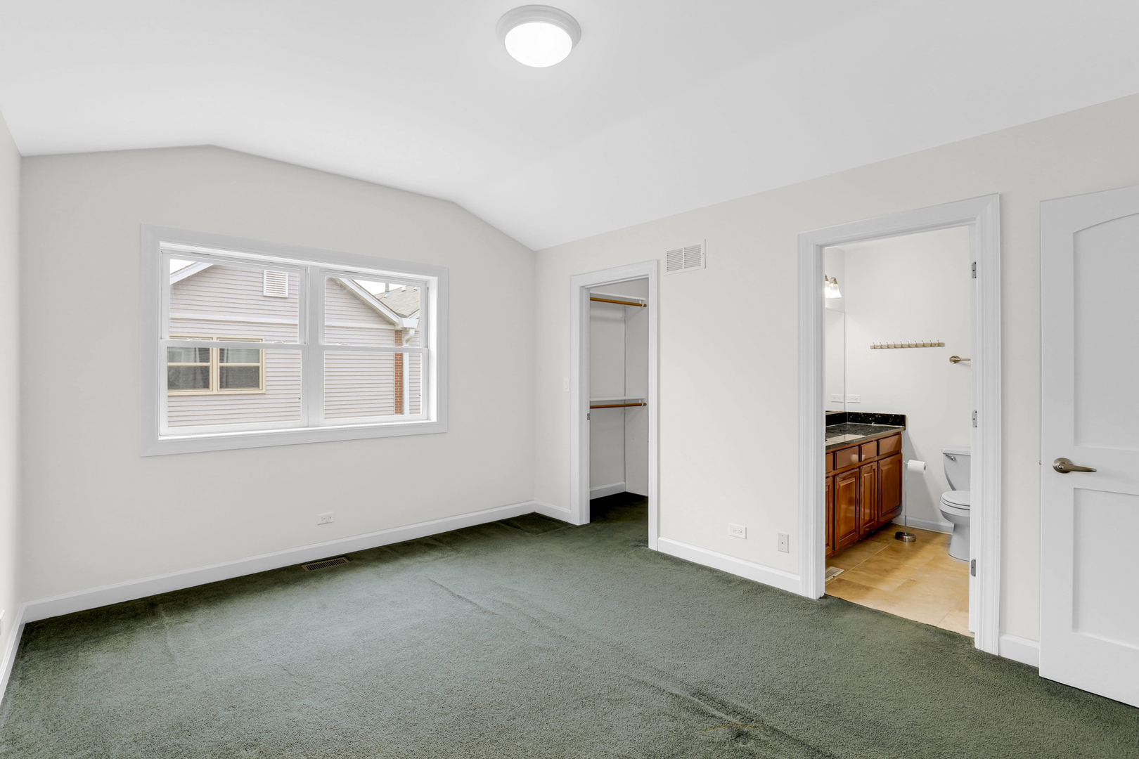 4879 N Winthrop Avenue #D, Chicago, IL 60640