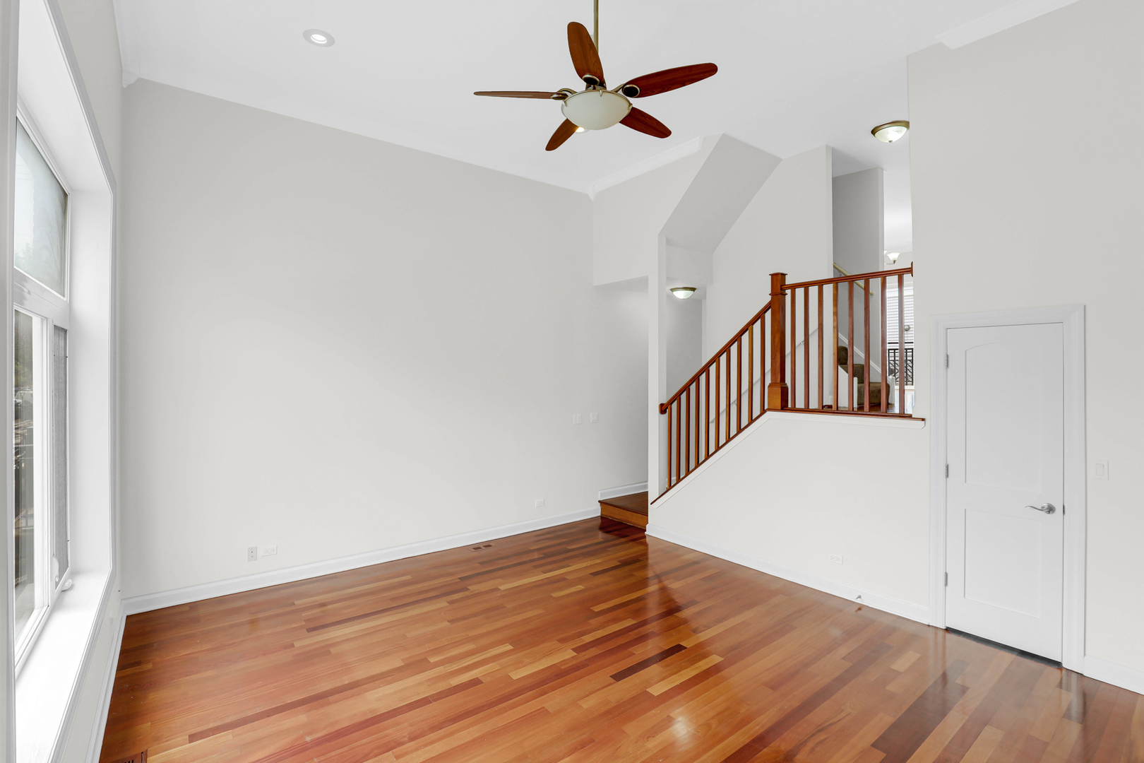 4879 N Winthrop Avenue #D, Chicago, IL 60640