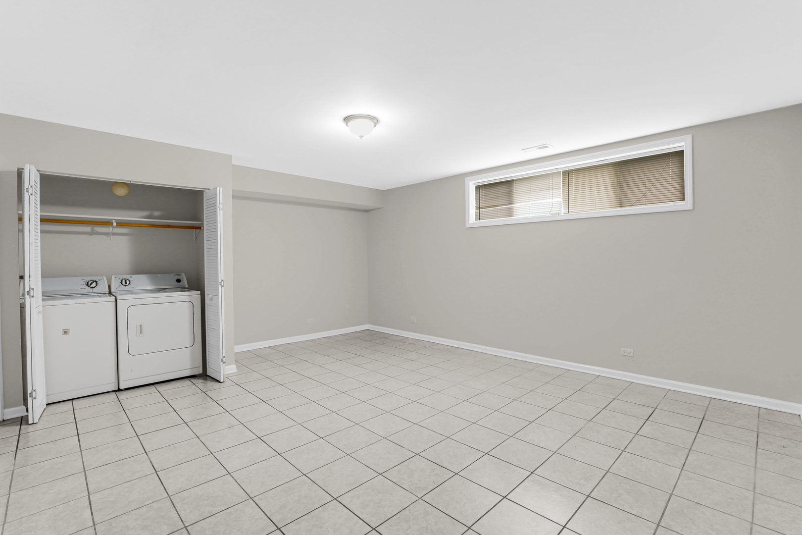 4879 N Winthrop Avenue #D, Chicago, IL 60640