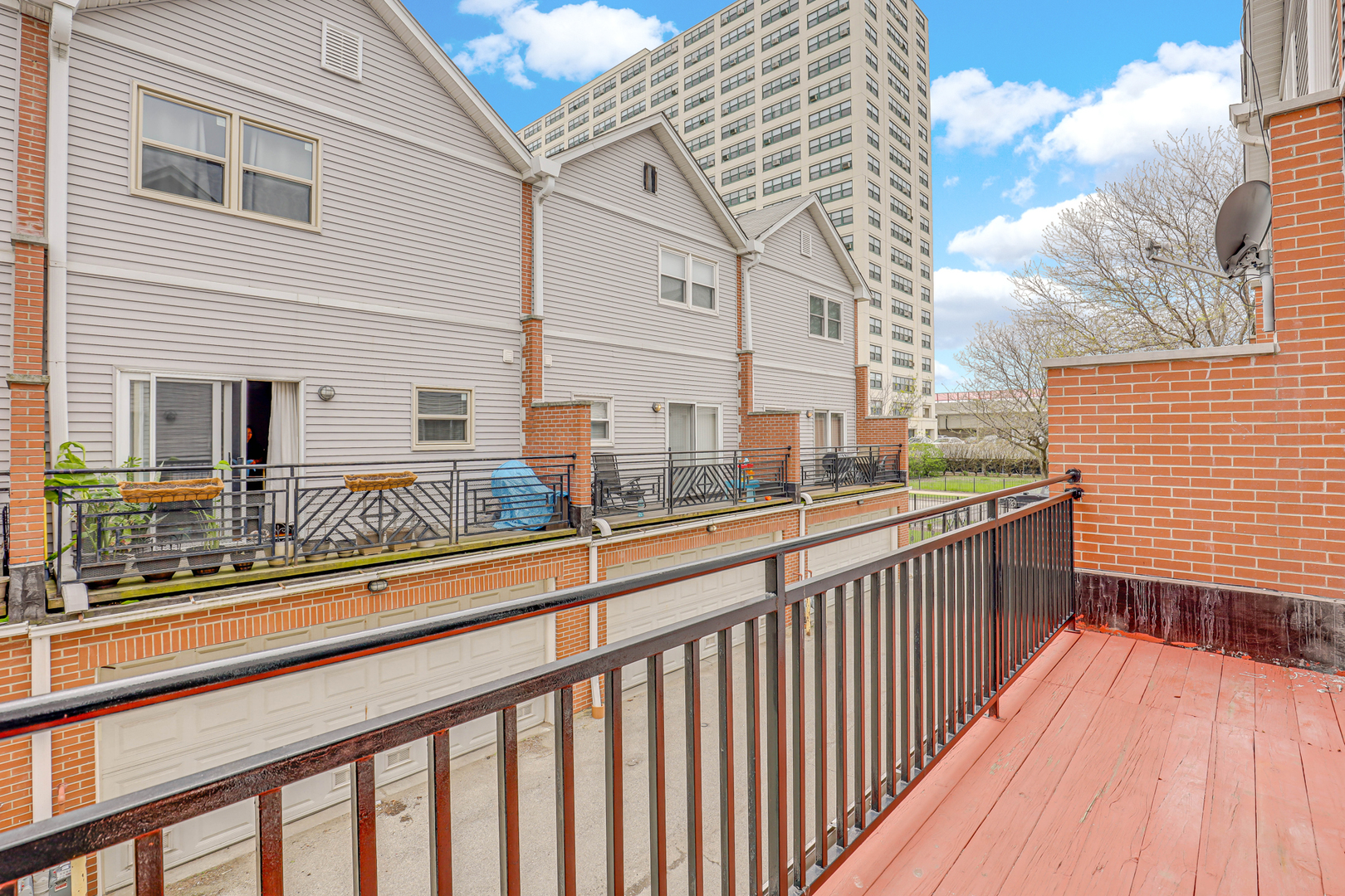 4879 N Winthrop Avenue #D, Chicago, IL 60640