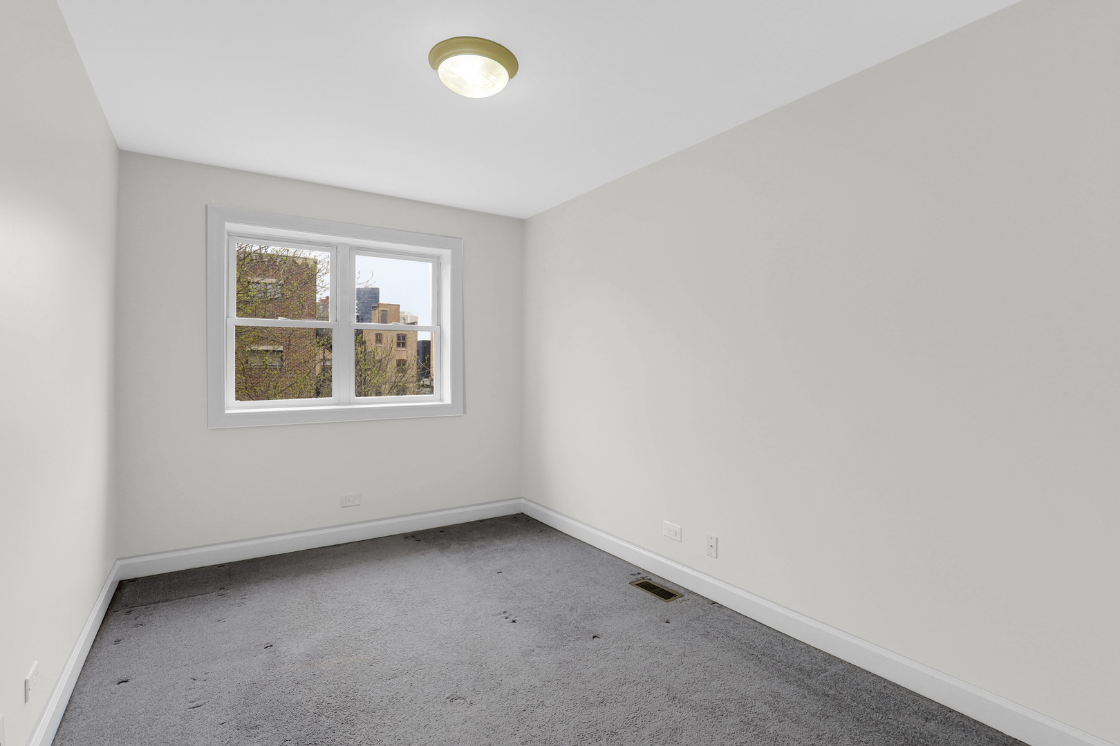 4879 N Winthrop Avenue #D, Chicago, IL 60640