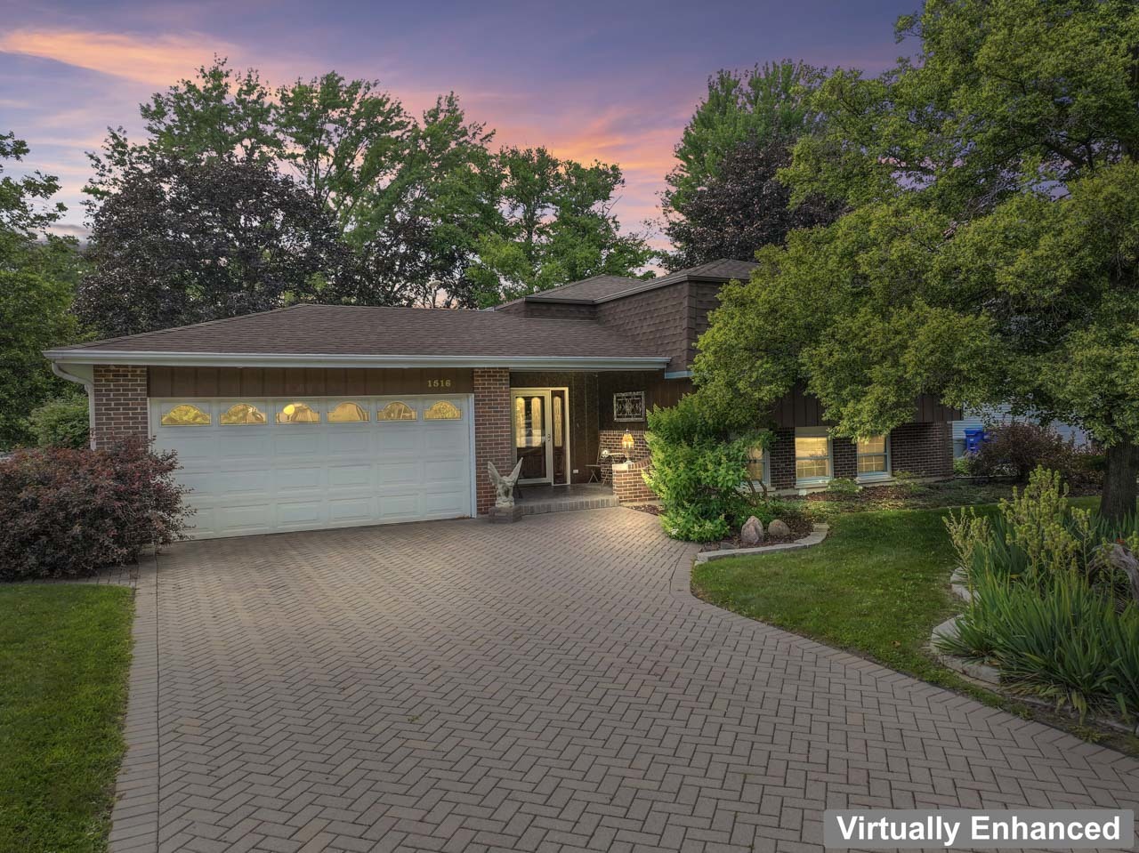 1516 Pembroke Lane, Wheaton, IL 60189