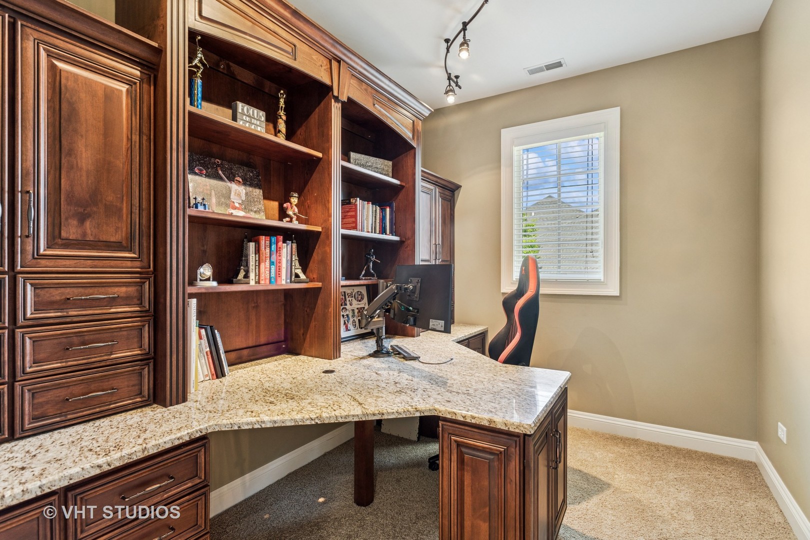 931 Lusted Lane, Batavia, IL 60510