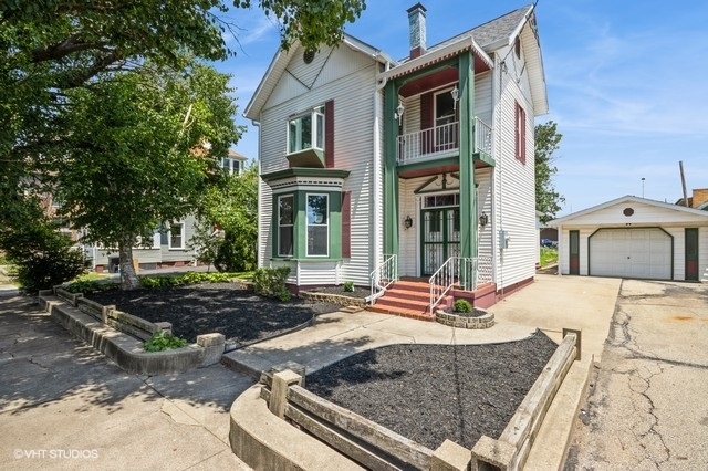 304 Buena Vista Avenue, Pekin, IL 61554