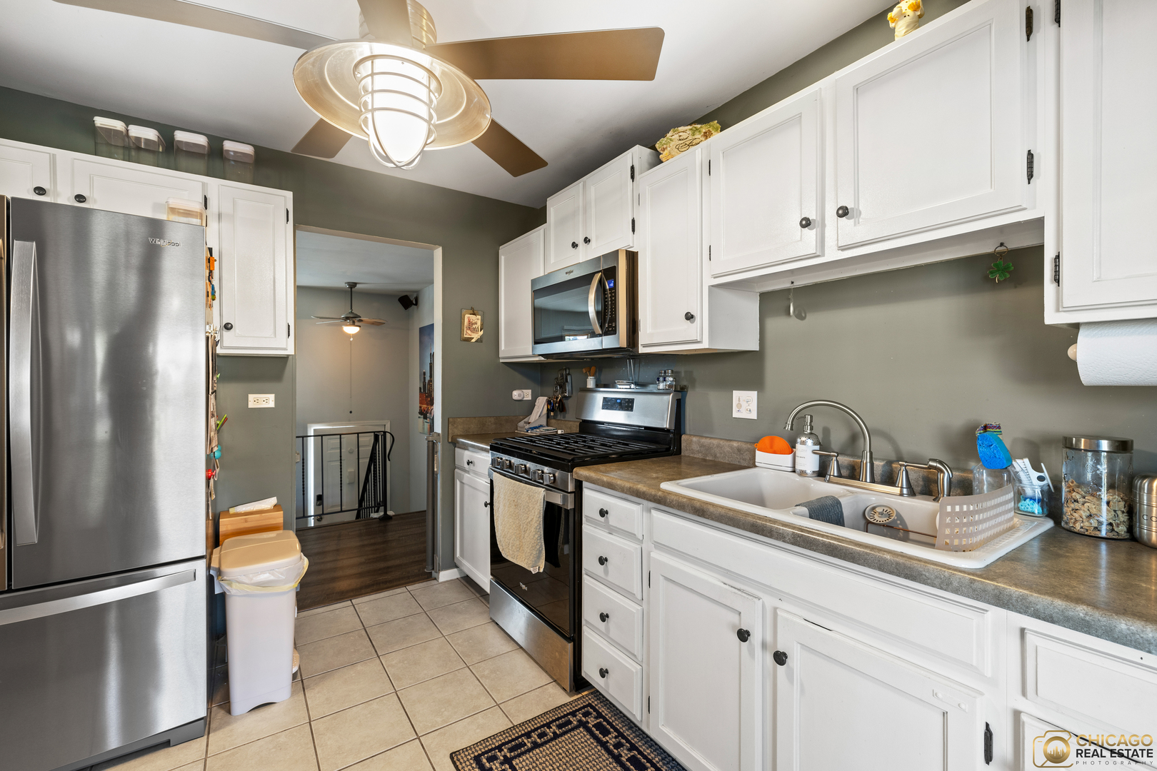 1190 Singleton Drive, Roselle, IL 60172