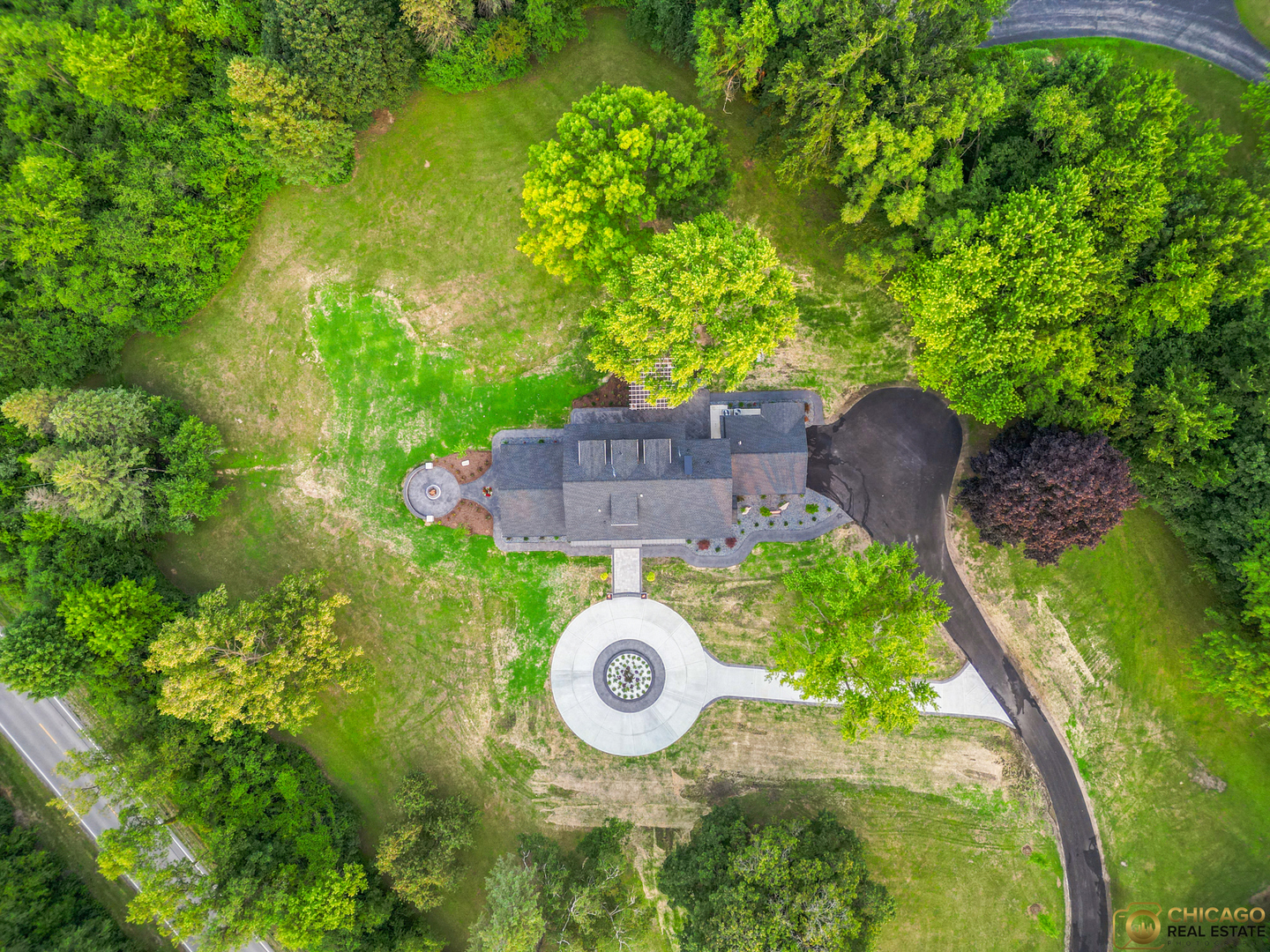 379 W County Line Road, Barrington Hills, IL 60010