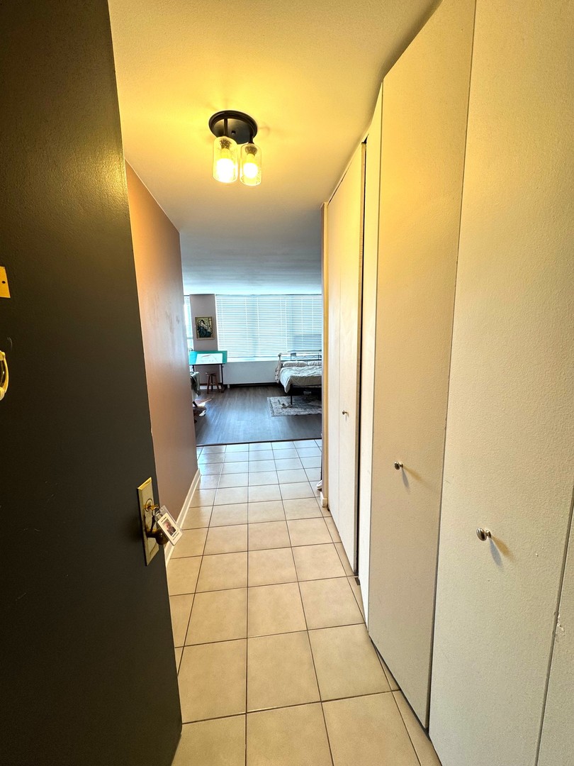 655 W Irving Park Road #2505, Chicago, IL 60613