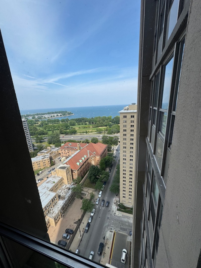 655 W Irving Park Road #2505, Chicago, IL 60613