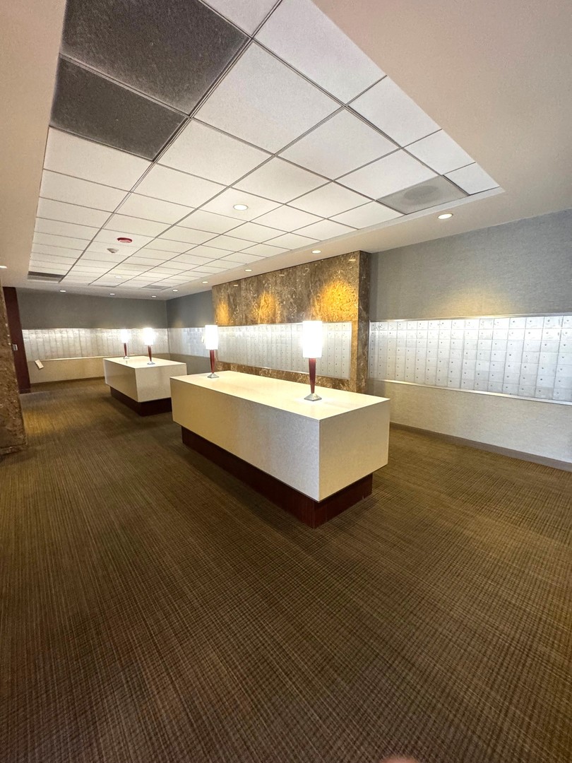 655 W Irving Park Road #2505, Chicago, IL 60613