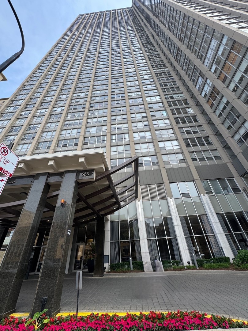 655 W Irving Park Road #2505, Chicago, IL 60613