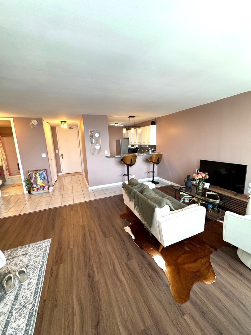 655 W Irving Park Road #2505, Chicago, IL 60613