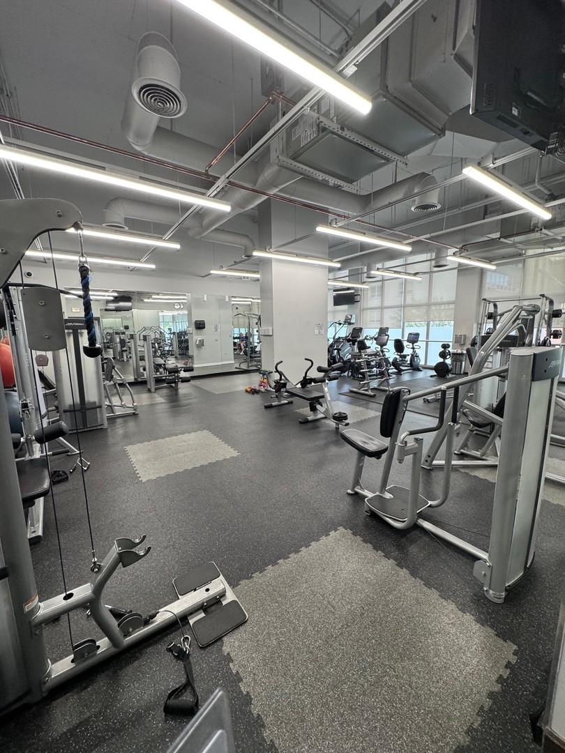 655 W Irving Park Road #2505, Chicago, IL 60613