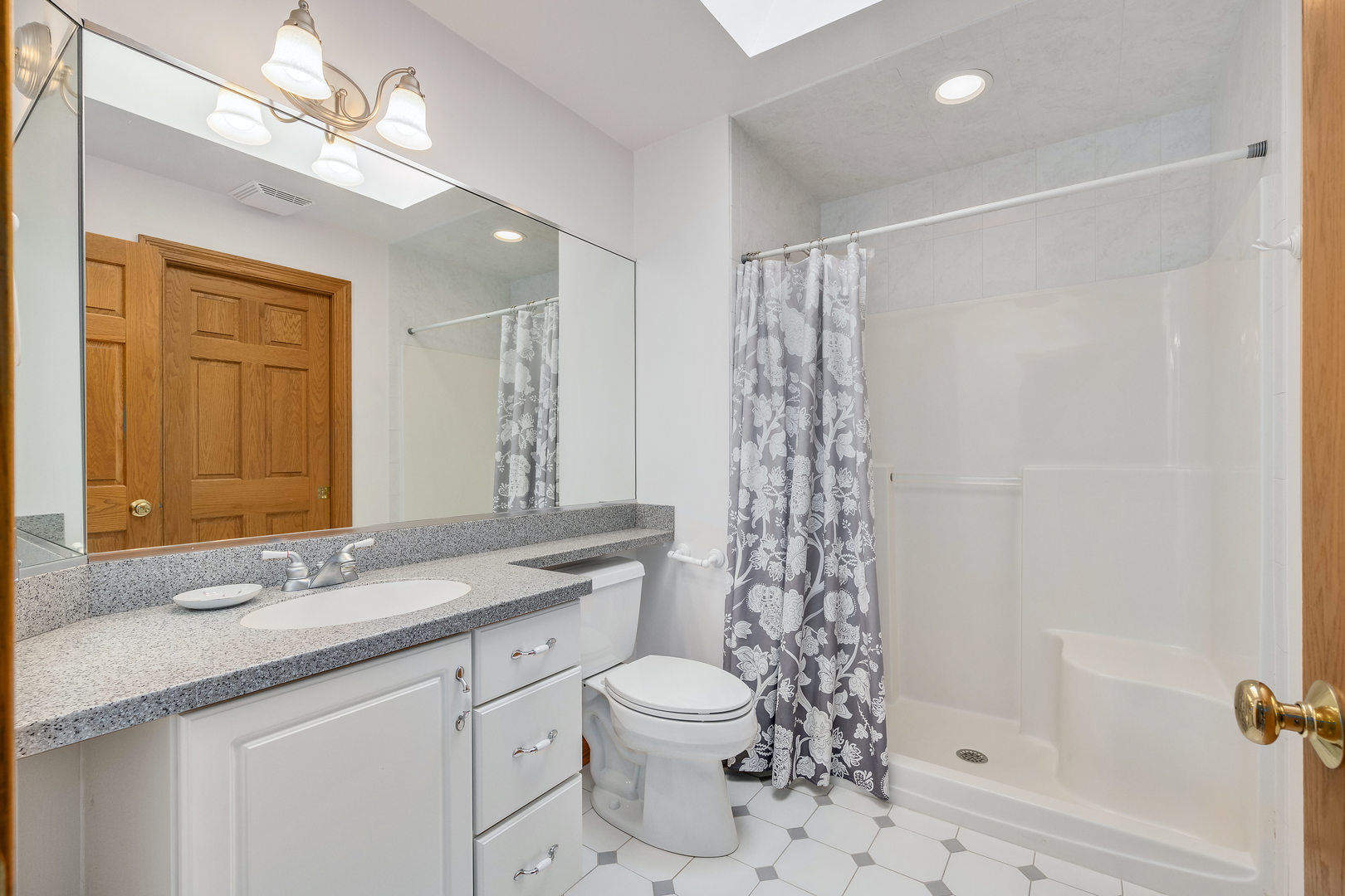 4829 Linscott Avenue, Downers Grove, IL 60515