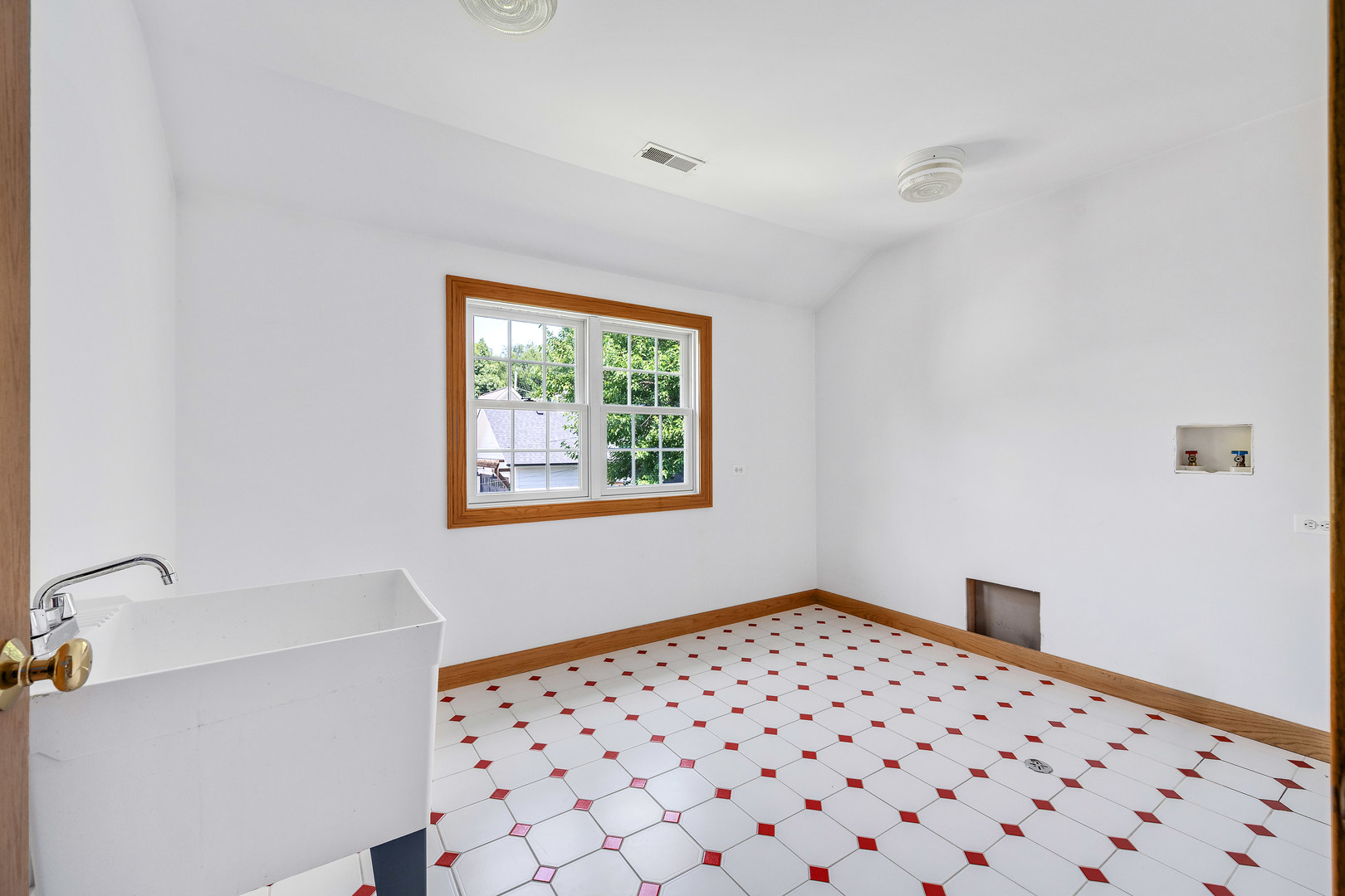 4829 Linscott Avenue, Downers Grove, IL 60515