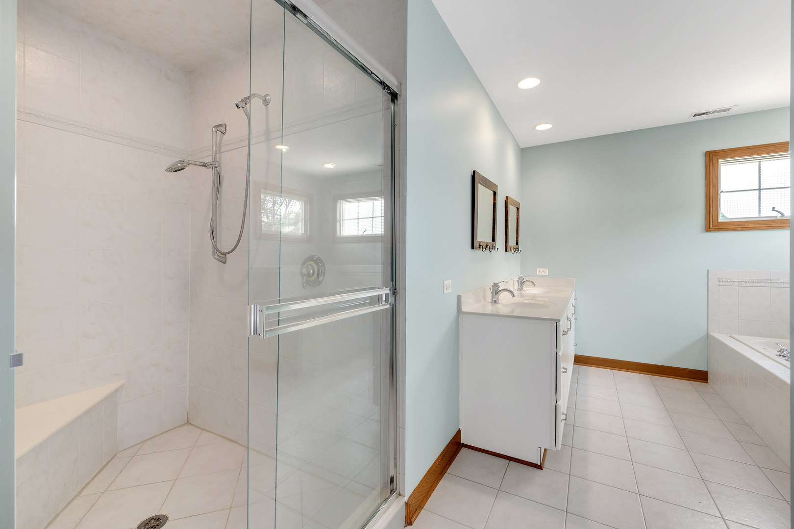 4829 Linscott Avenue, Downers Grove, IL 60515