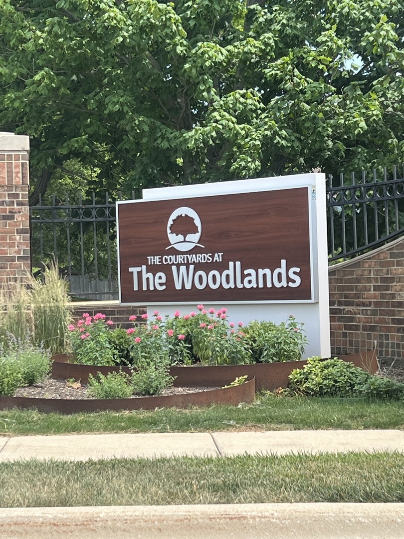 166 Willow Parkway #166, Buffalo Grove, IL 60089
