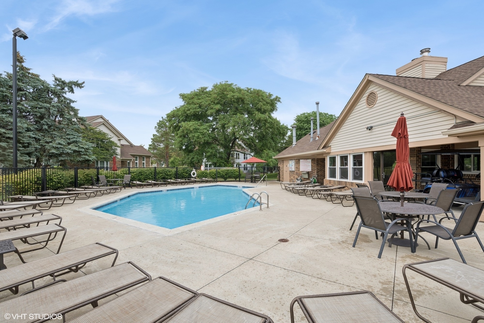 166 Willow Parkway #166, Buffalo Grove, IL 60089