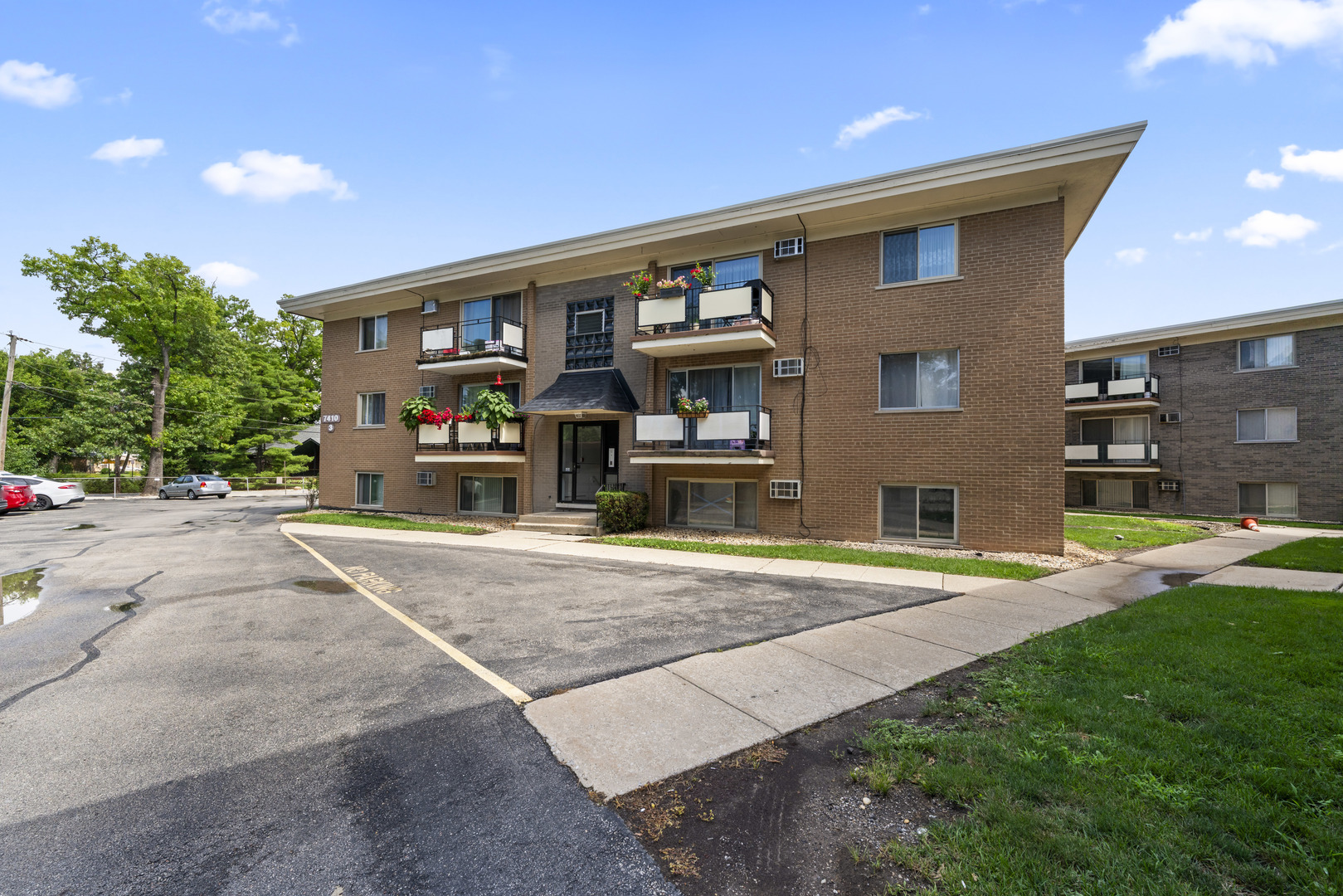 7408 W 111th Street #309, Worth, IL 60482