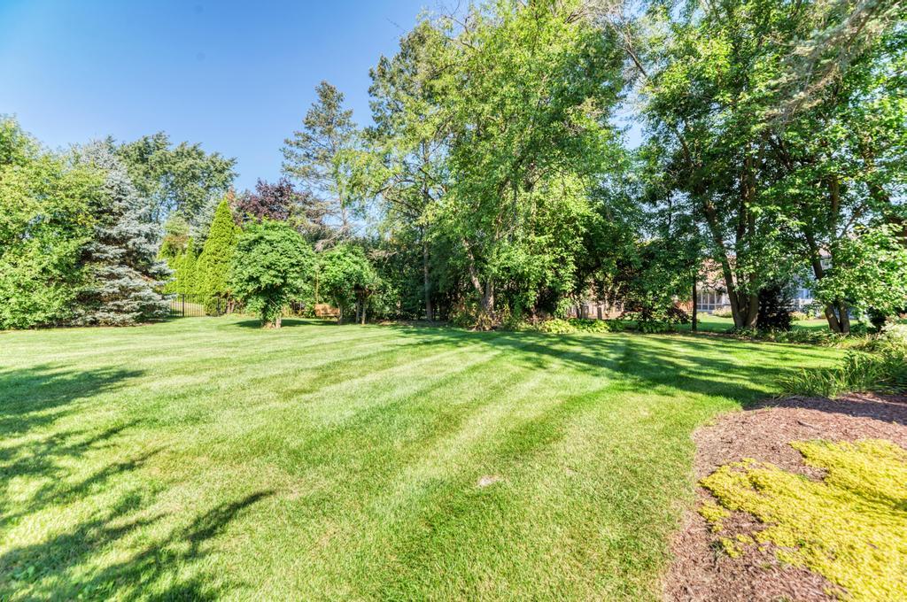 218 Tiffany Lane, Roselle, IL 60172