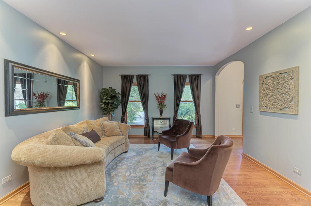218 Tiffany Lane, Roselle, IL 60172