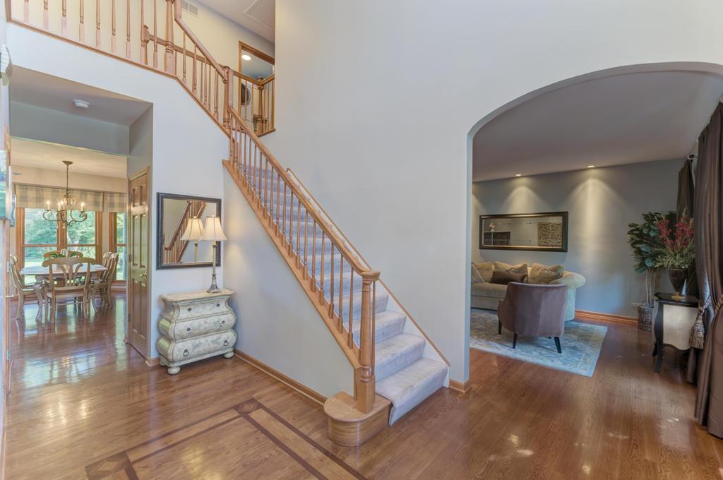 218 Tiffany Lane, Roselle, IL 60172
