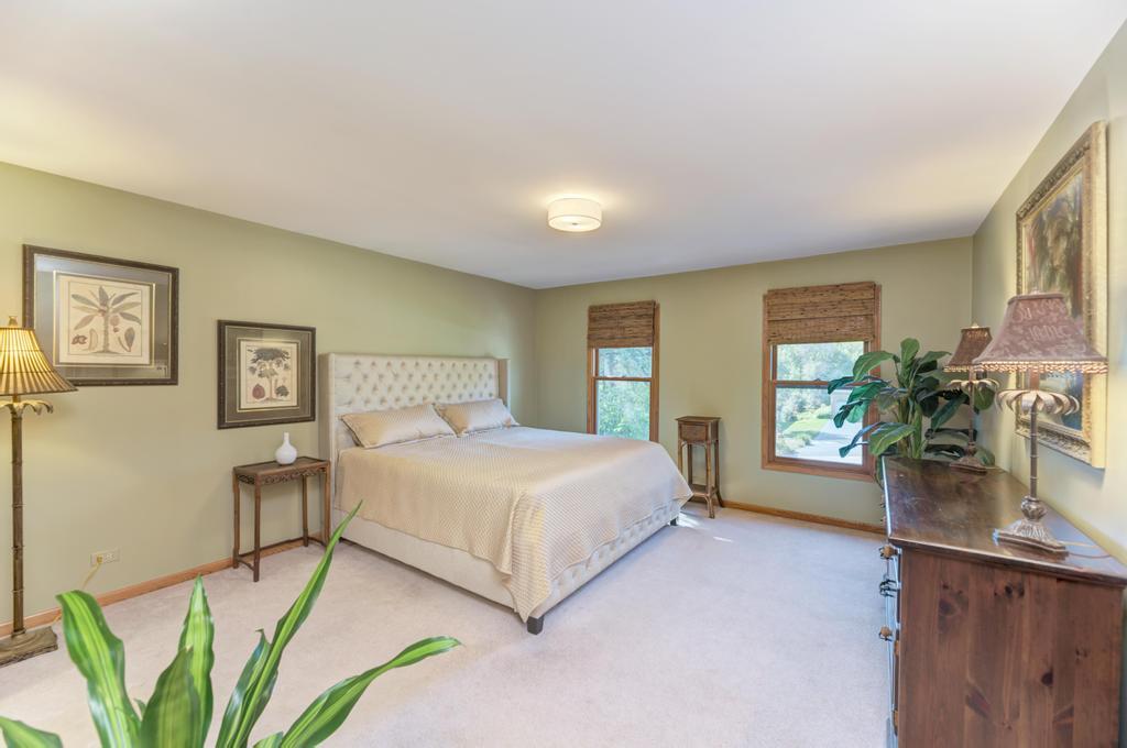218 Tiffany Lane, Roselle, IL 60172