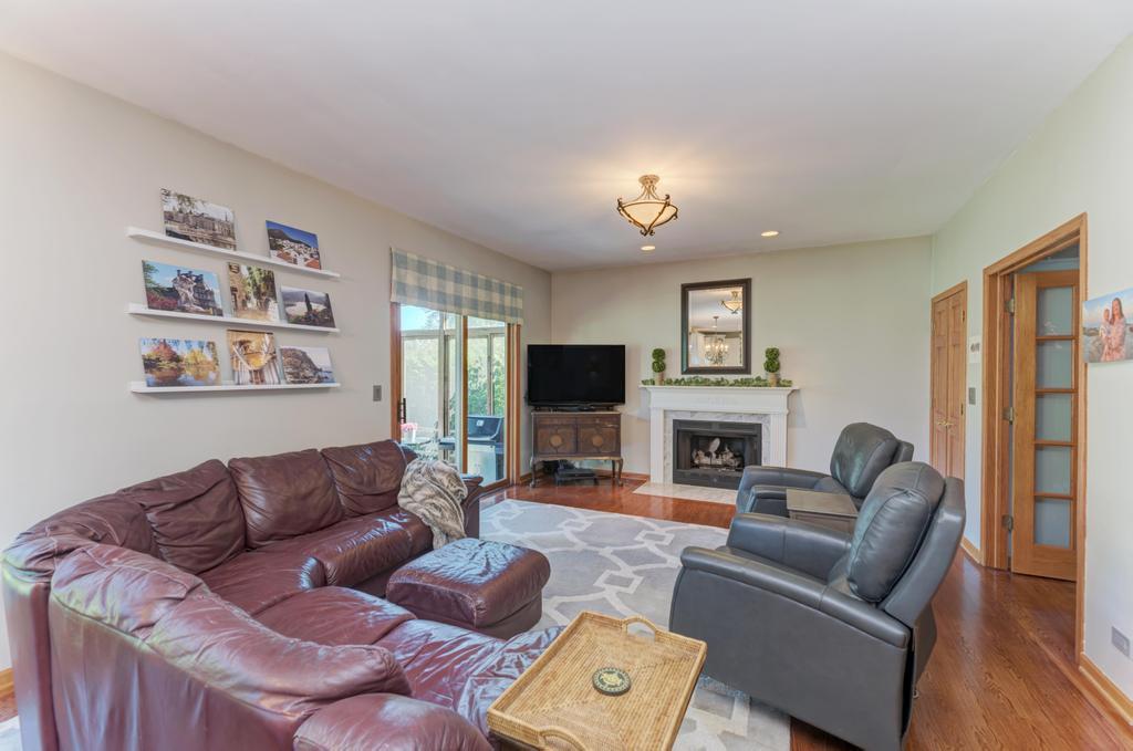 218 Tiffany Lane, Roselle, IL 60172