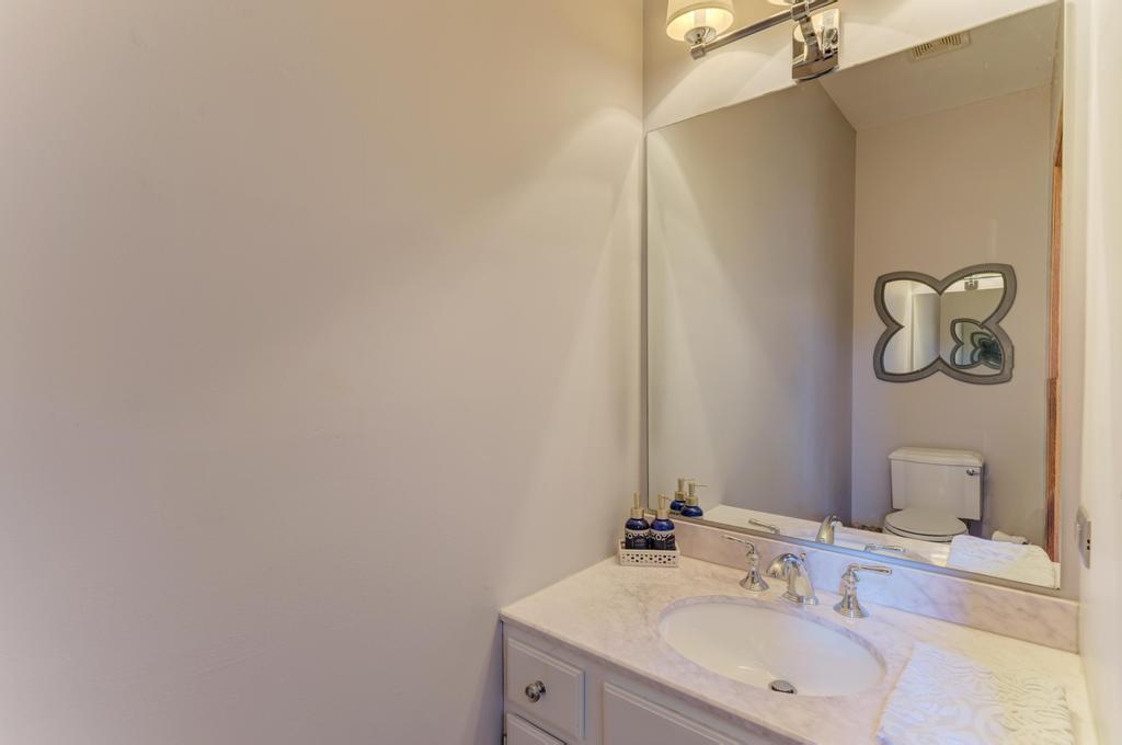 218 Tiffany Lane, Roselle, IL 60172