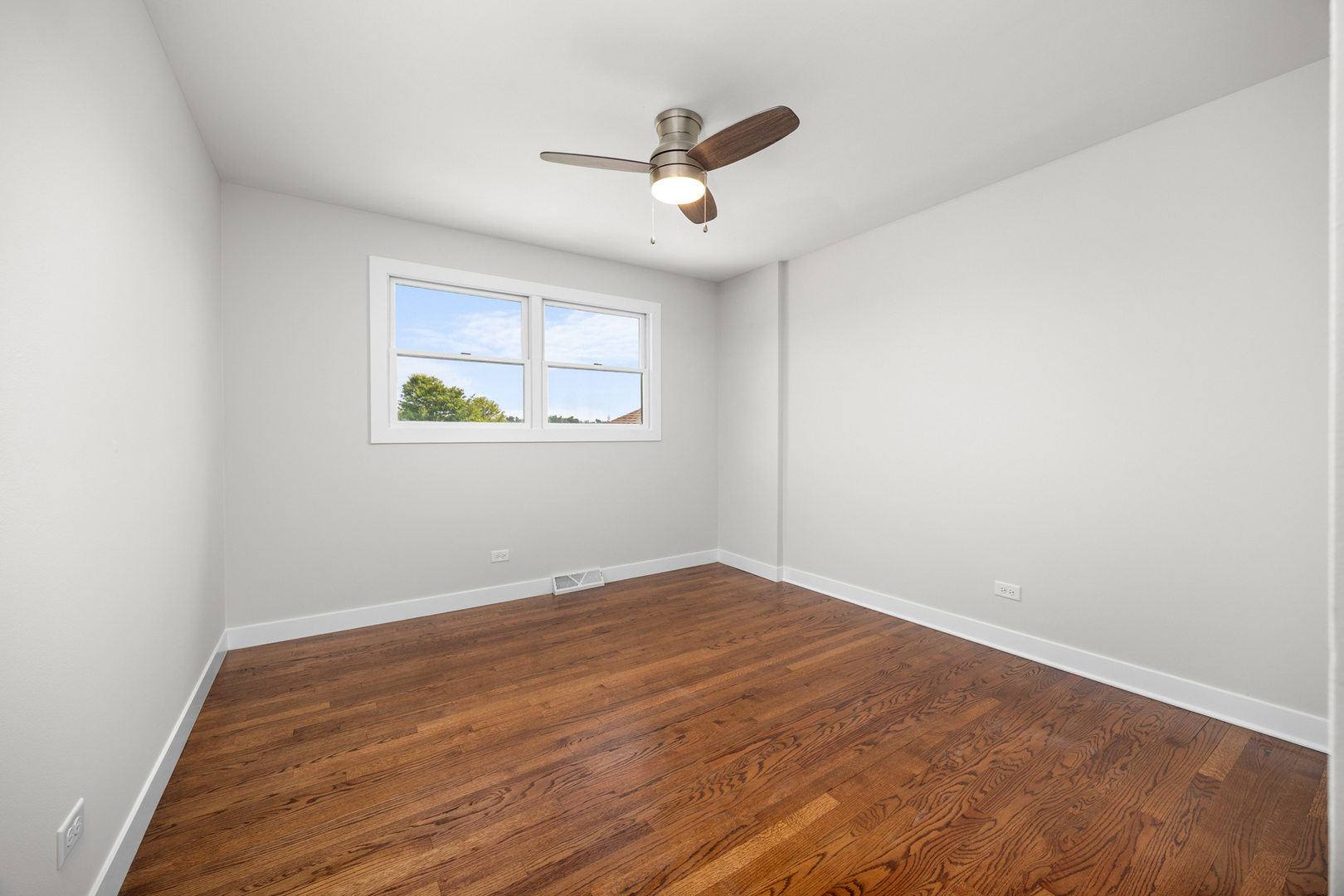 29 Grand Central Lane, Schaumburg, IL 60193