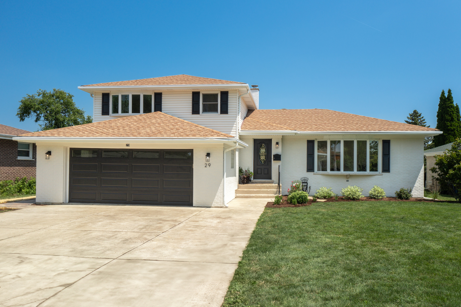 29 Grand Central Lane, Schaumburg, IL 60193
