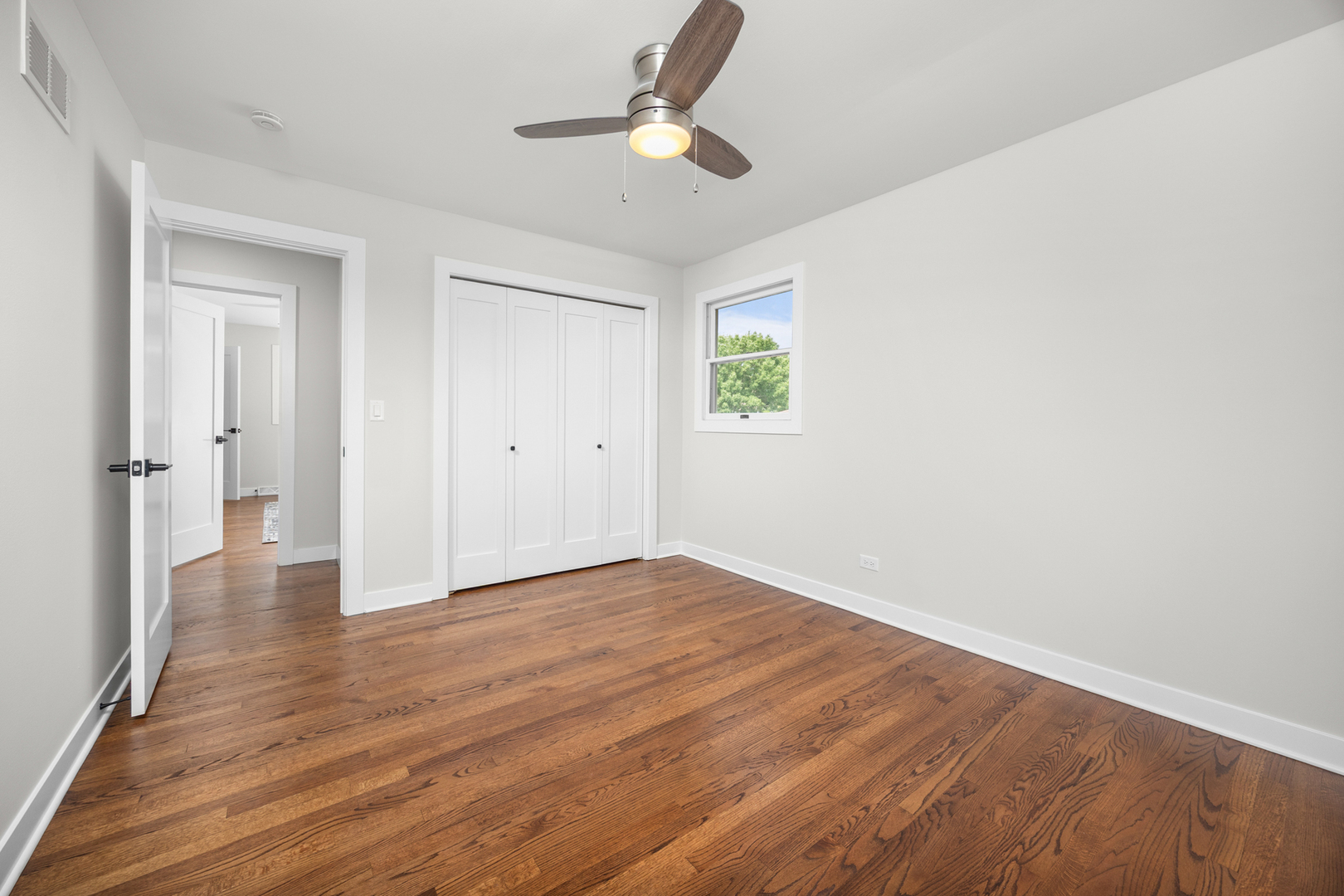 29 Grand Central Lane, Schaumburg, IL 60193
