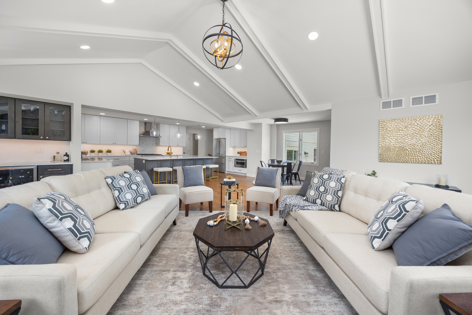 29 Grand Central Lane, Schaumburg, IL 60193