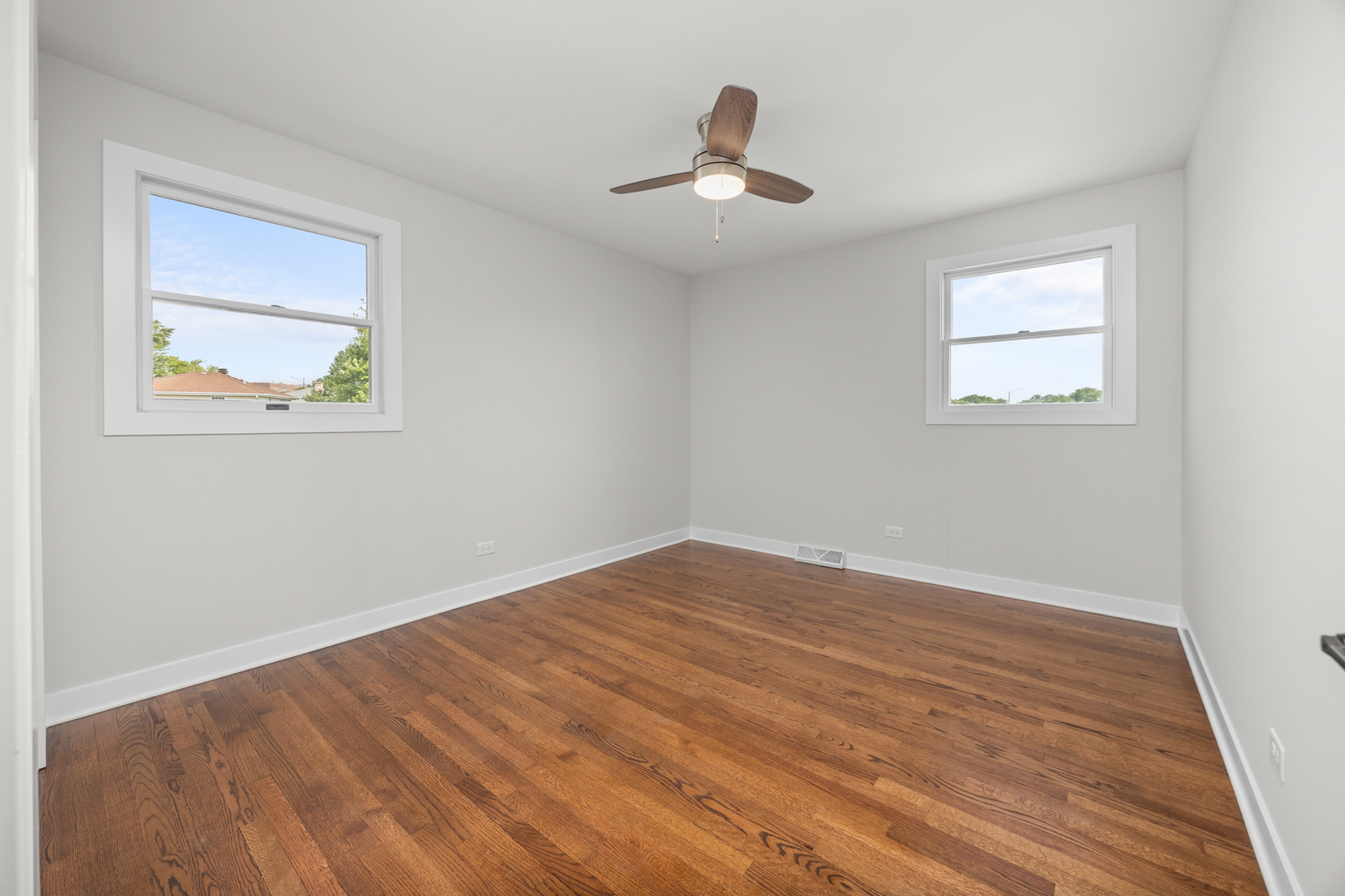 29 Grand Central Lane, Schaumburg, IL 60193